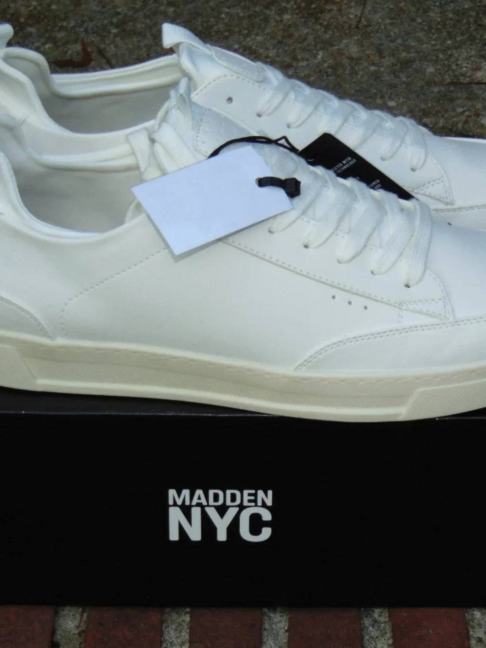 Madden NYC Mens Markk Court Casual Sneakers White NWT Size 13 New In Box